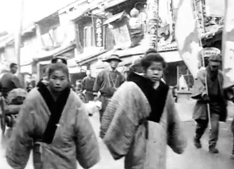 🚀 ¿Tokyo en 1913: Antigüedad vs. Futuro? (70 años antes de Instagram)