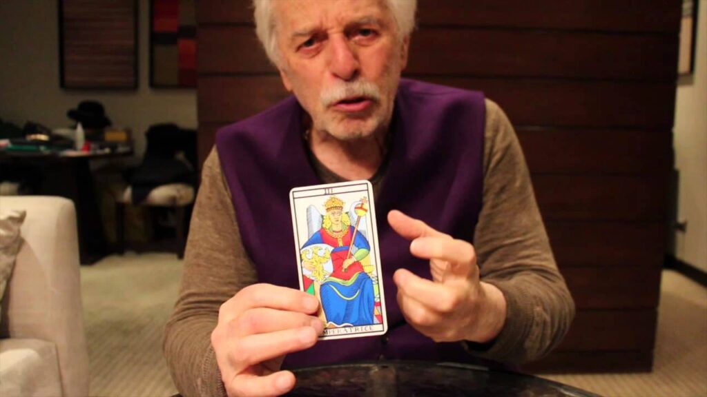 🎬 ¿Jodorowsky o Tu Tarot de Las Chismes
