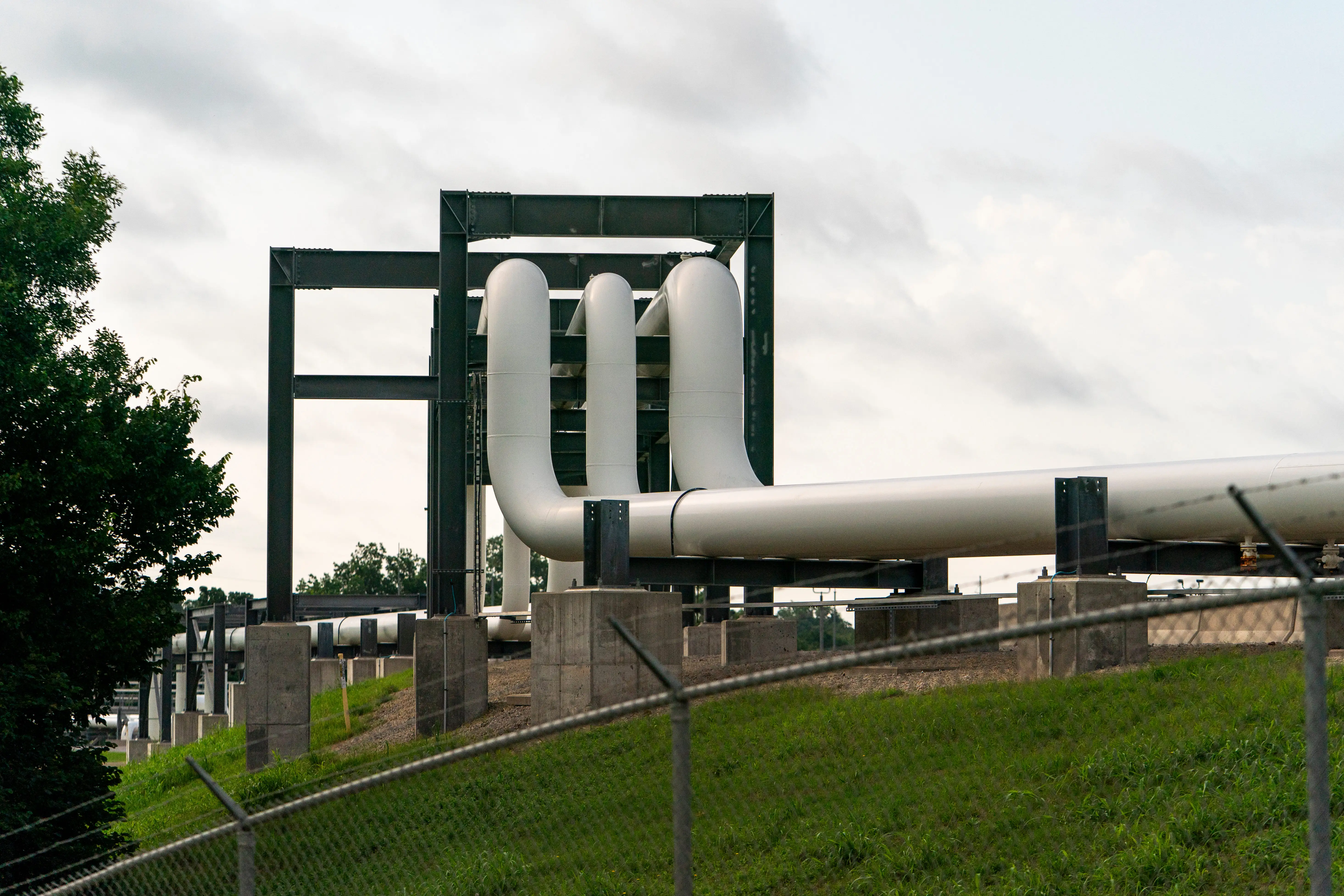 🤖 ¿Enbridge Compra Pípes y Almacenes por $2.5B o Solo Están Expandiendo