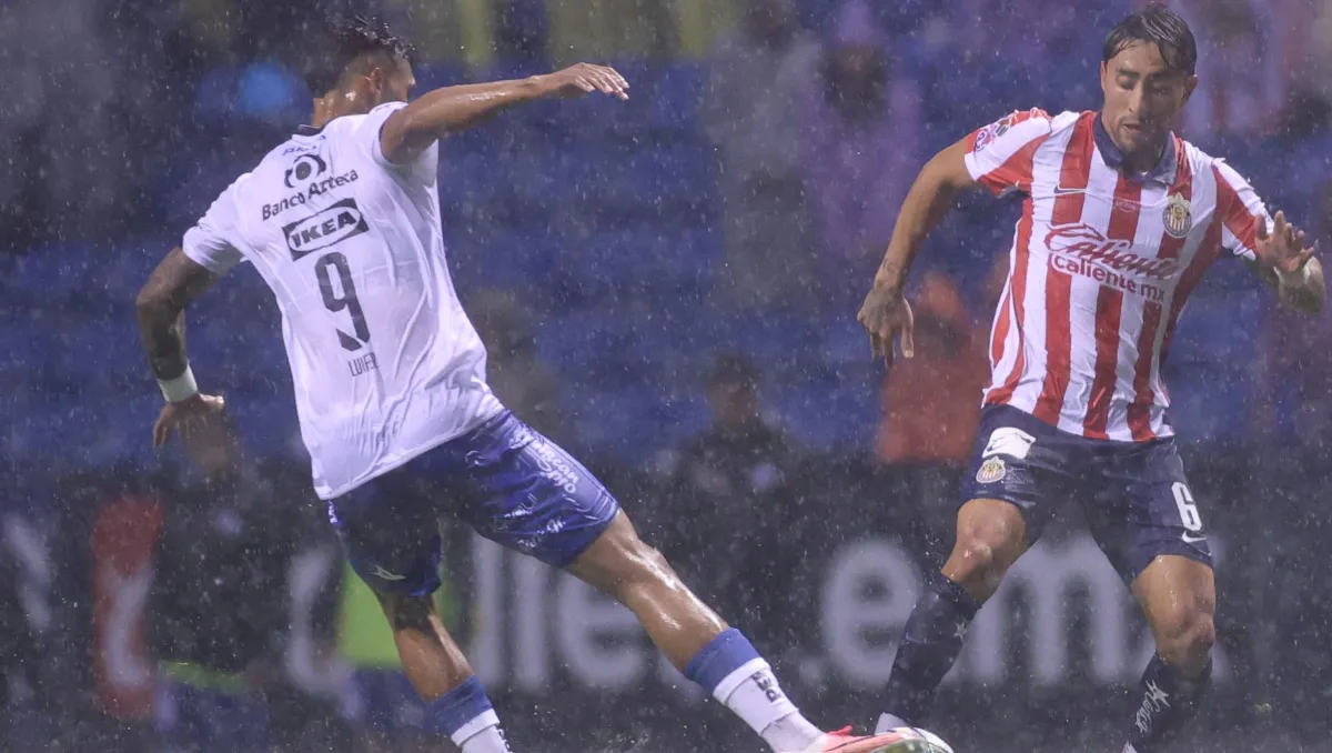 💥 ¿Puebla Y Chivas Jugando En La Piscina O Qué