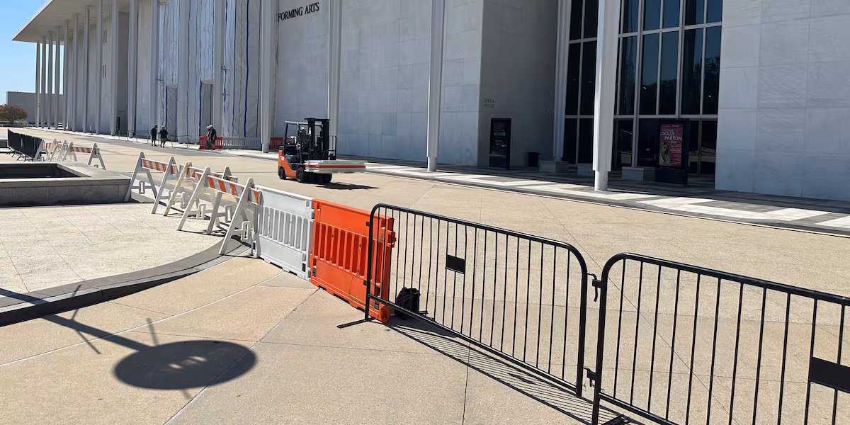 🤖 ¿El Kennedy Center se Rota o Solo Es Noticia