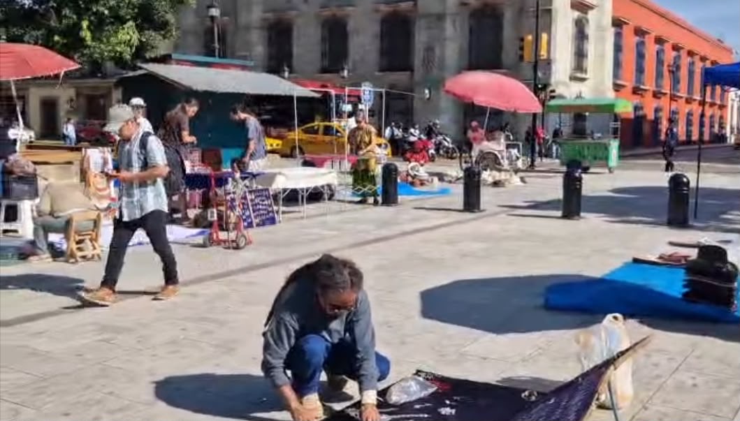 /Area 51 ¿Los Ambulantes Tomaron el Zócalo o Solo Están Viviendo? 🏙️🔍