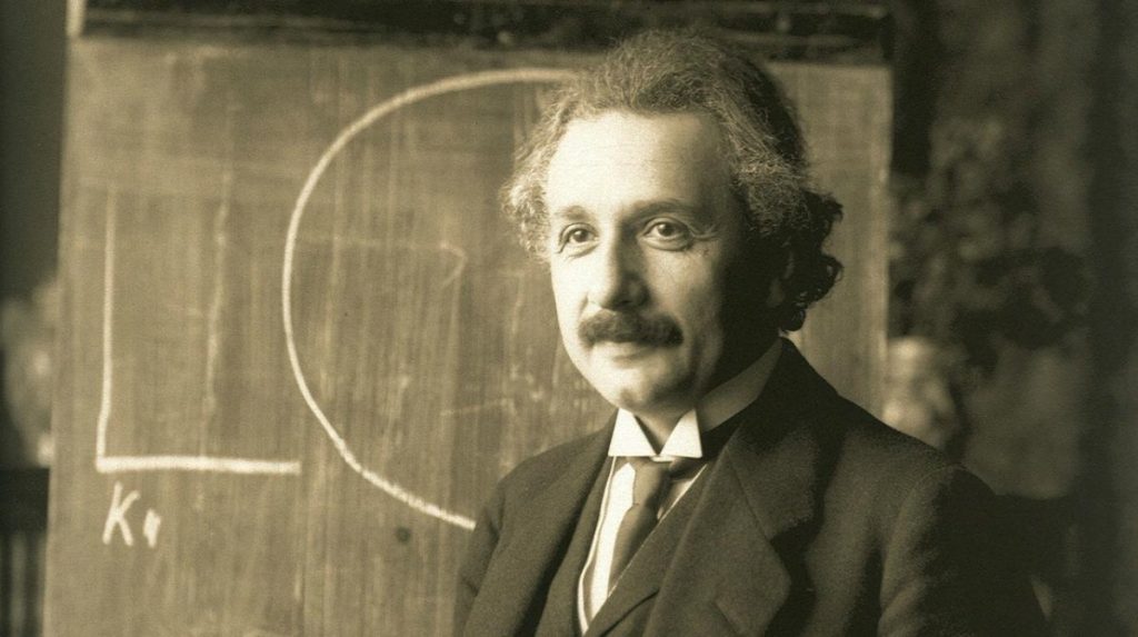 🤖 ¿Albert Einstein te Dice que Leas los Clásicos o Quedes Obsoleto