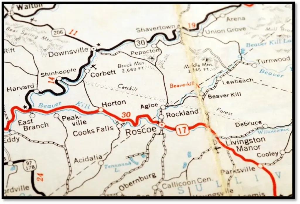 🗺️ ¿Tu Mapa Tiene Fake Towns o Solo Finge Ser Moderno