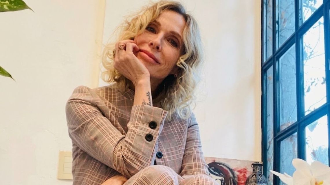 🎬 ¿Gloria Carrá ¿Deja a Sus Hijas Ser O Solo Las Vigila 24/7
