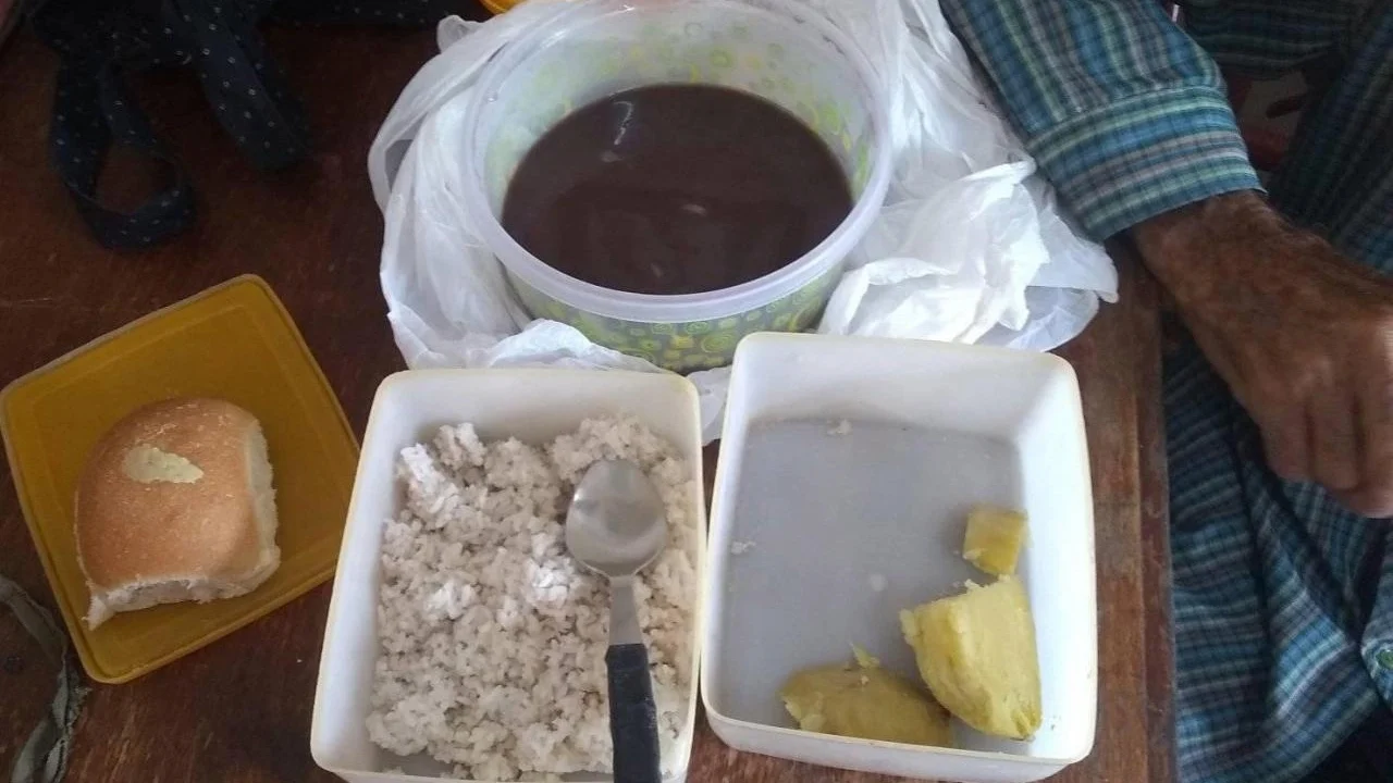 🚨 ¿El Gobierno Cubano Ahora Quiere Hacerte Cocinero? 50% Empatía 50%
