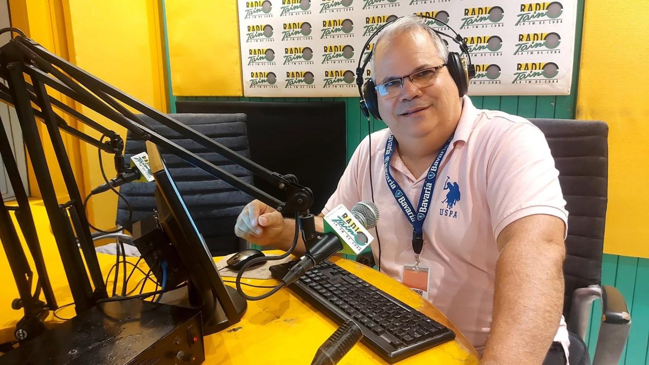 🎧 ¿El Radioseñor Rivero se Apagó o Solo Cambió de Frecuencia