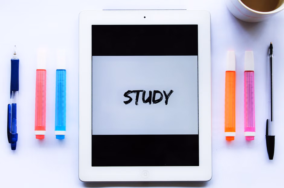 🎬 ¿Estudiar para Exámenes Es como Ser un Protagonista de Serie B