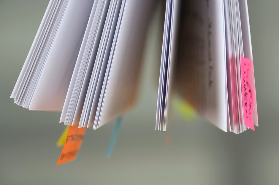 💻 ¿Tu Oficina Aun Usa Libros? 5 Razones Para Quitarlos Ya