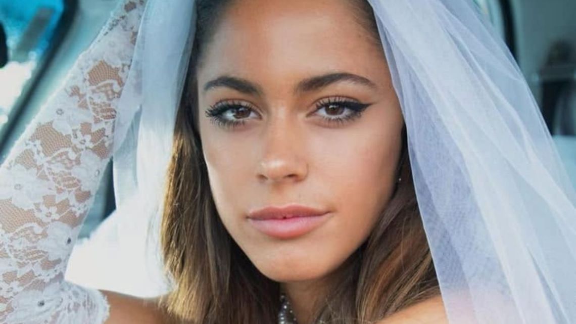 📱 ¿Tini Usó Peonías Azules en Su Invitación o Solo Quería Ser Única