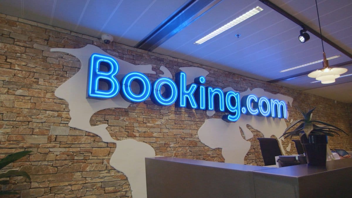 💸 ¿Booking quiere comprarnos o solo nos quiere meter en sus apps